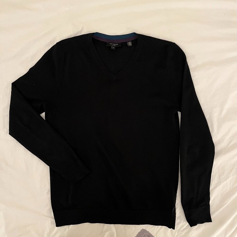 Ted Baker | Men's V-neck Sweater | Size: 3 (Medium)